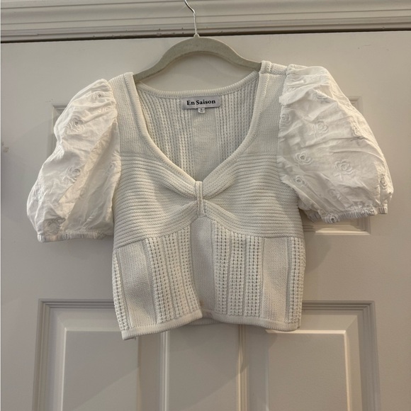 En Saison Tops - En Saison Women's Knit Sweater Front Puff Short Sleeve Eyelet Blouse Small